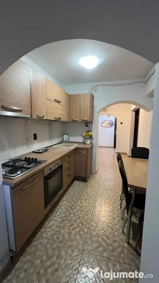 Apartament cu 2 camere decomandat în Exterior Vest