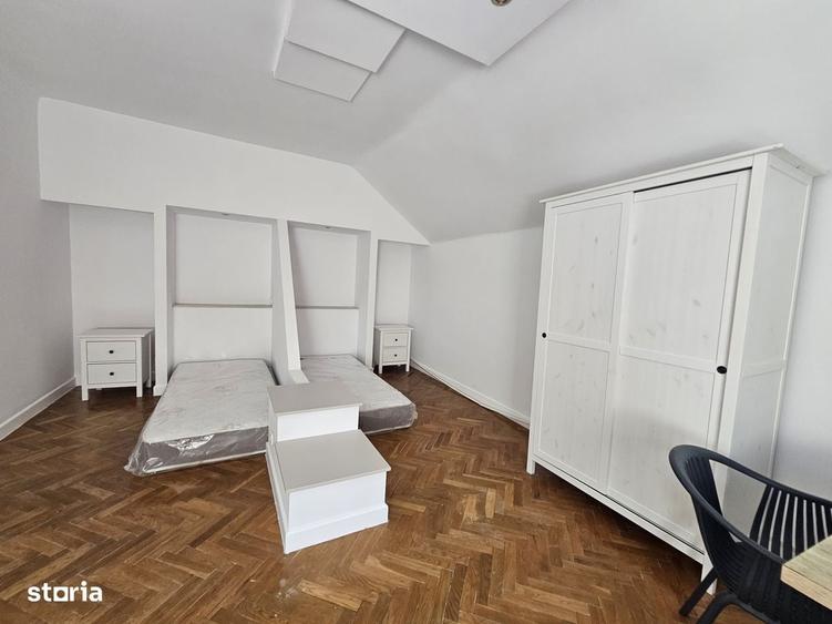 Casă cu 4 camere în Central