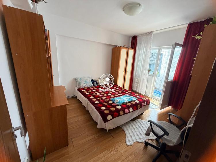 Apartament cu 3 camere decomandat, mobilat în Dacia