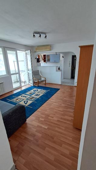 Apartament cu 3 camere semidecomandat în Lujerului