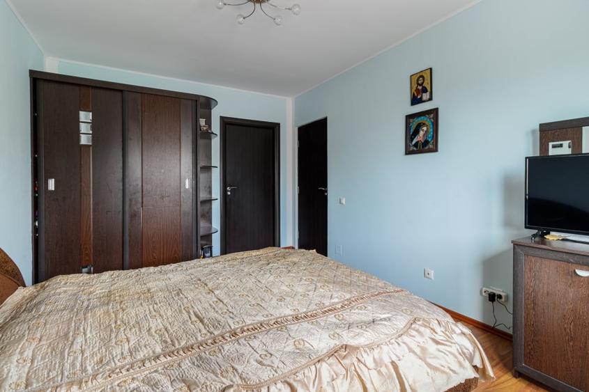 Duplex cu 4 camere cu Canalizare în 1 Decembrie