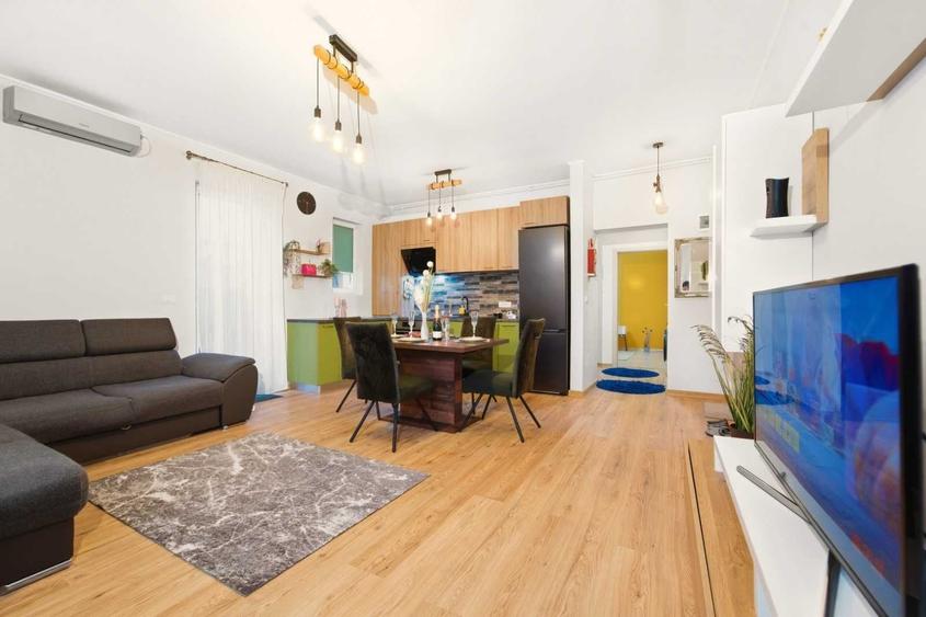 Apartament cu 2 camere decomandat în Giroc