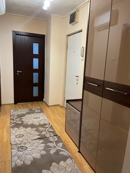 Apartament cu 2 camere decomandat în 1 Mai