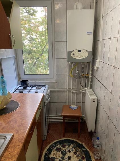 Apartament cu 2 camere semidecomandat, mobilat în Micro 19
