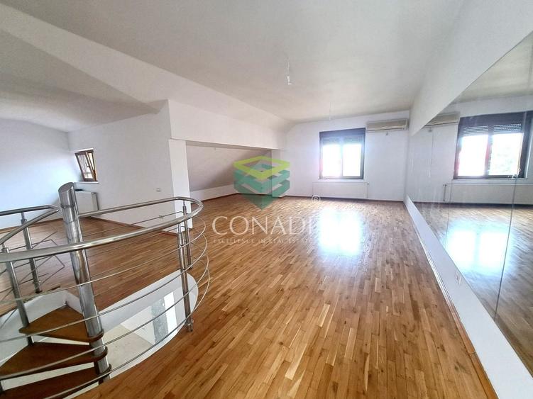 Duplex cu 6 camere cu Canalizare în Iancu Nicolae