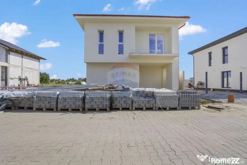 Casă cu 5 camere cu Teren 392 Mp în 6 Vânători