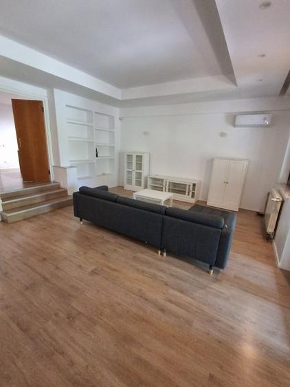 Casă cu Teren 230 Mp în Străulești
