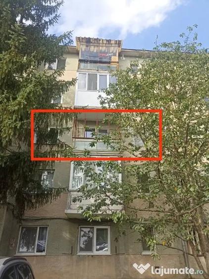 Apartament cu 2 camere nedecomandat în Simeria
