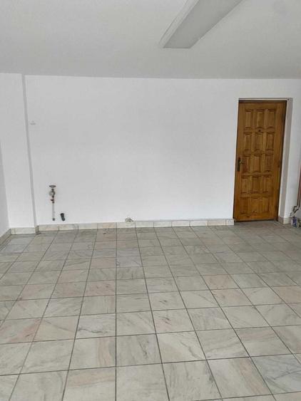 Spațiu comercial, de 30 mp, în Central