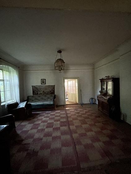 Casă cu 4 camere în Dobârca