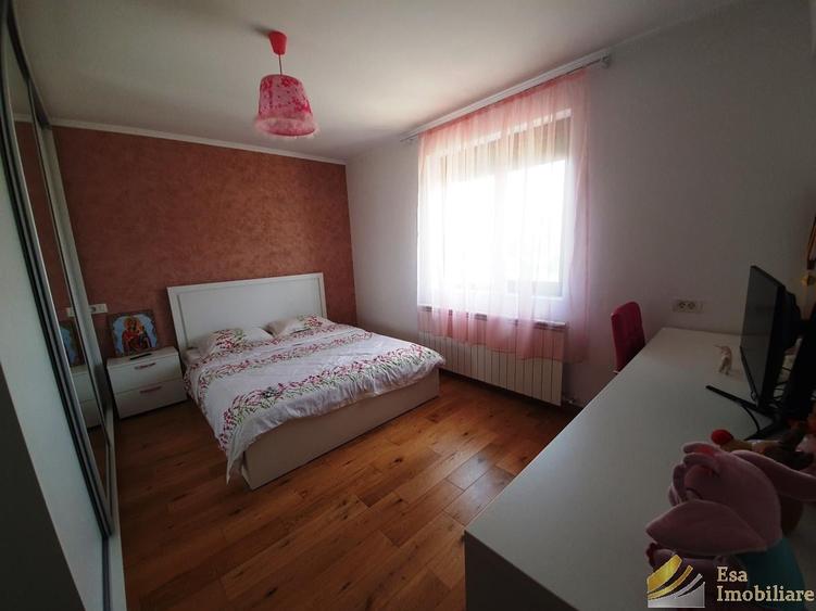Casă cu 3 camere cu Teren 200 Mp în Sud-Vest