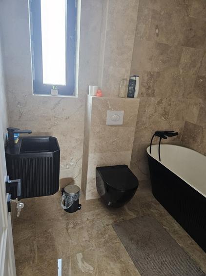 Casă cu 4 camere în Olteni