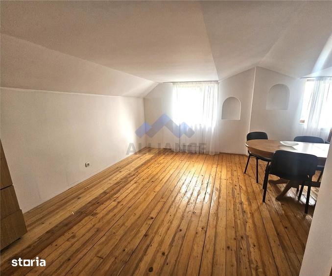 Casă cu 5 camere cu Teren 650 Mp în Păcurari