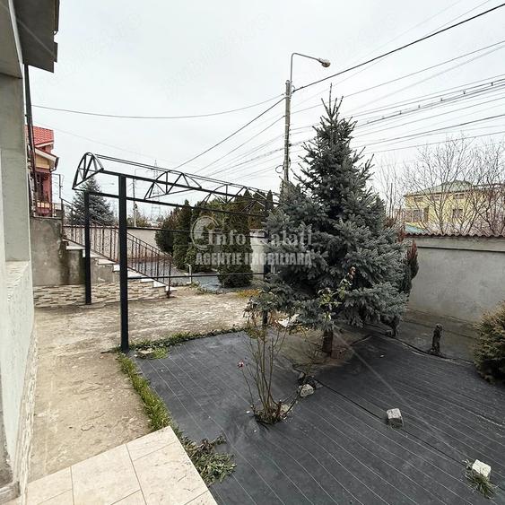 Casă cu Canalizare în Central