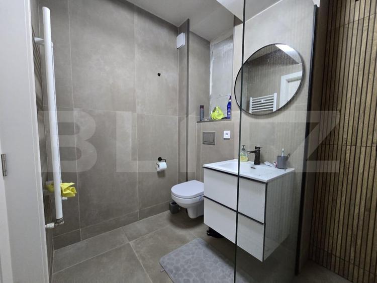 Apartament cu 3 camere decomandat, mobilat în Central