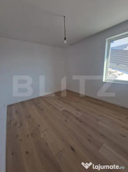 Casă cu 8 camere cu Teren 860 Mp în Central