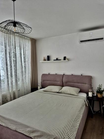 PROPRIETAR inchiriez apartament mobilat complet zona 1 mai metrou 3 min. Apartamentul este disponibil din 10 Octombrie - 1