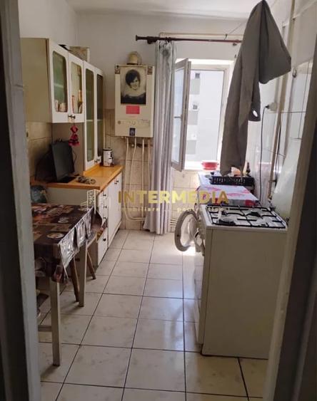 Apartament 2 camere I Cetate zona Bulevard I etaj intermediar I 48 mp I - 4