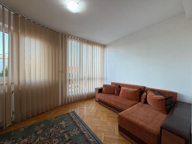 Duplex cu 8 camere cu Piscina în Cetate