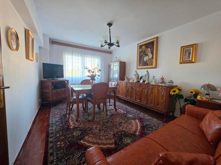 Apartament cu 2 camere decomandat în Răcădău