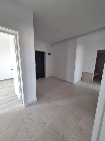 Apartament cu 3 camere decomandat în Exterior Vest