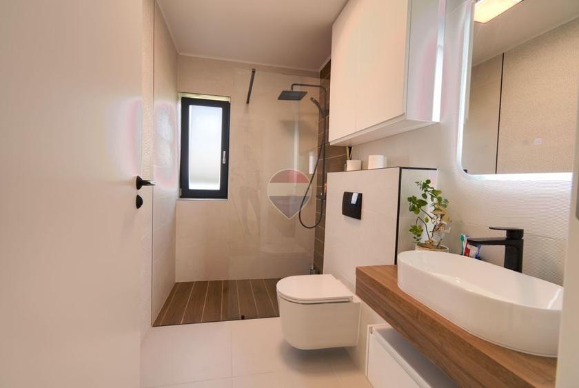 Casă cu 4 camere cu Teren 750 Mp în Jucu