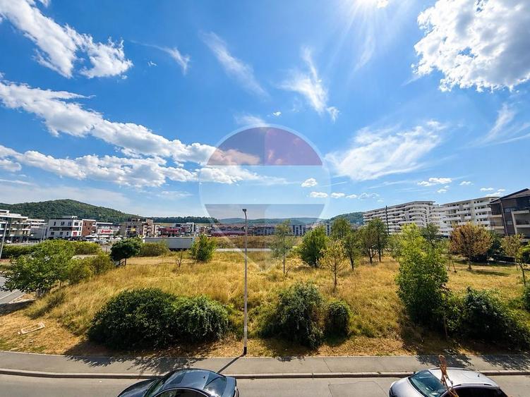 Apartament cu 2 camere semidecomandat în Florești