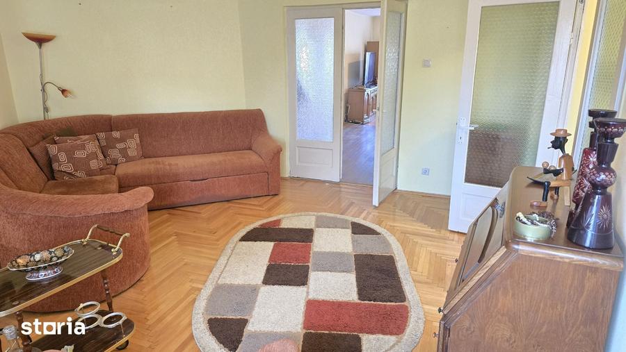Apartament cu 4 camere în Decebal
