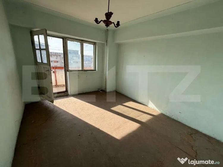 Apartament cu 4 camere decomandat în Centură
