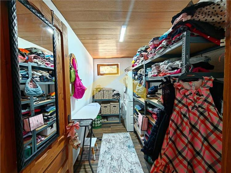 Casă individuală cu 6 camere cu Piscina în Cladova