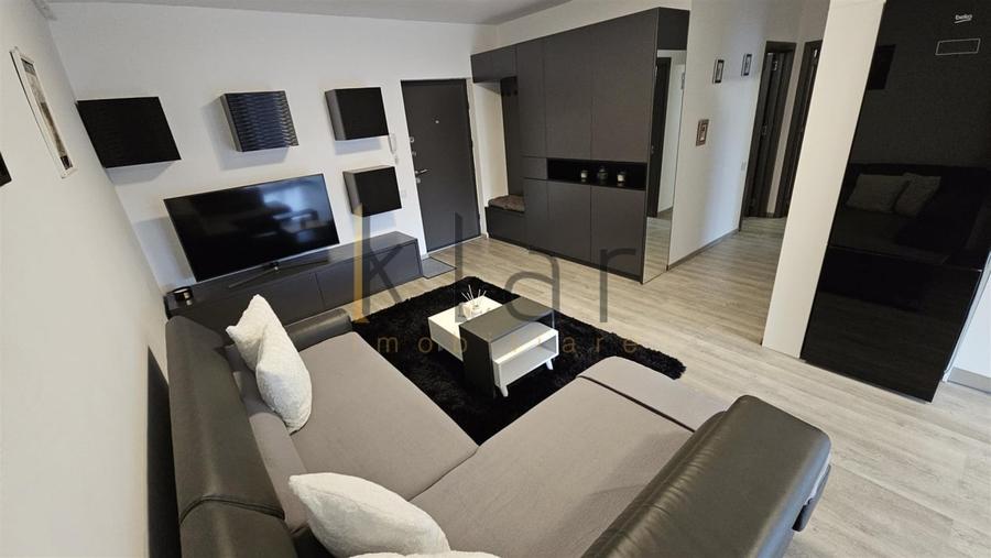 Apartament cu 3 camere semidecomandat, mobilat în Bună Ziua