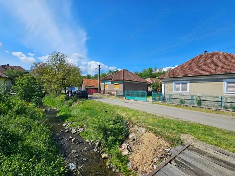 Casă cu 3 camere cu Teren 800 Mp în Central