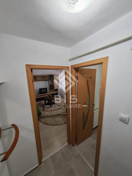 Garsonieră decomandată în Sud