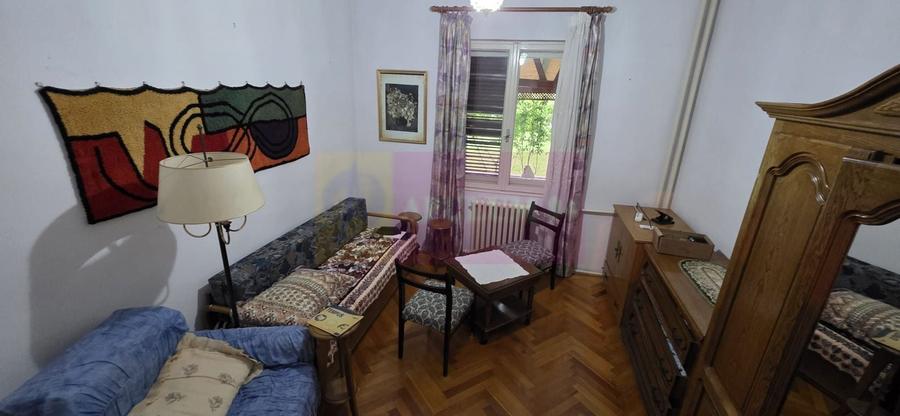 Casă individuală cu 6 camere cu Canalizare în Cornu