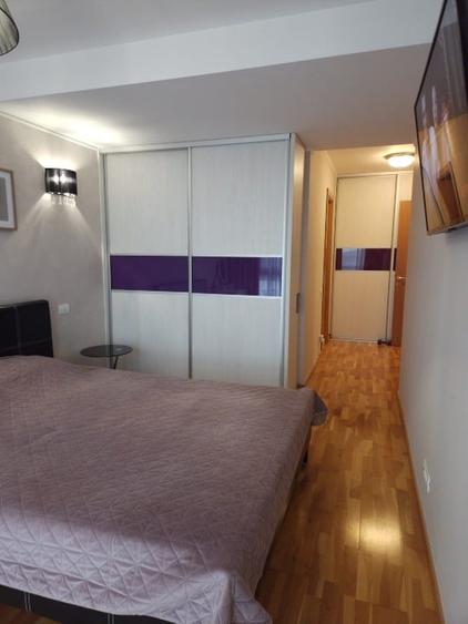 Apartament cu 3 camere decomandat, mobilat în Central