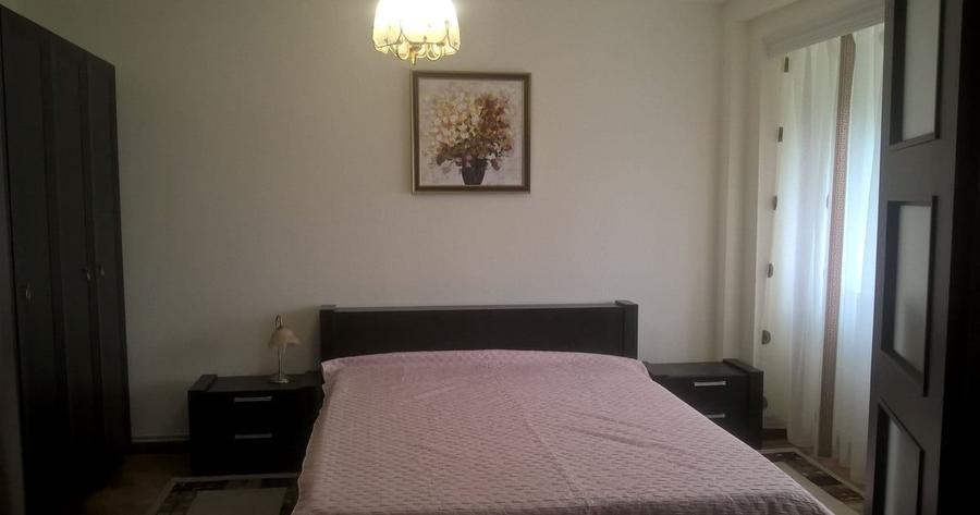 Apartament cu 3 camere decomandat, mobilat în Libertății