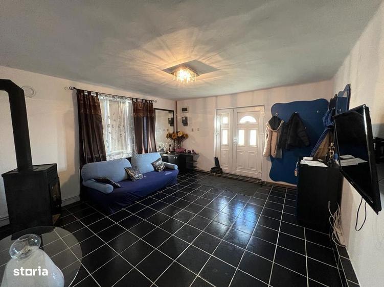 Casă cu 5 camere cu Teren 150 Mp în Central
