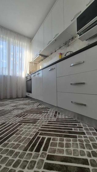 Apartament cu 3 camere semidecomandat în Central