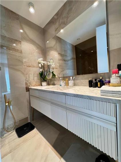 Apartament cu 4 camere decomandat în Floreasca