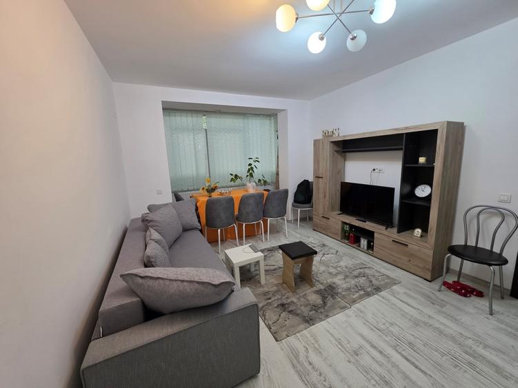 Apartament cu 2 camere semidecomandat în Giurgiului