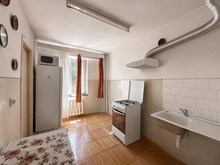 Apartament cu 2 camere - Parter - Decebal - 5