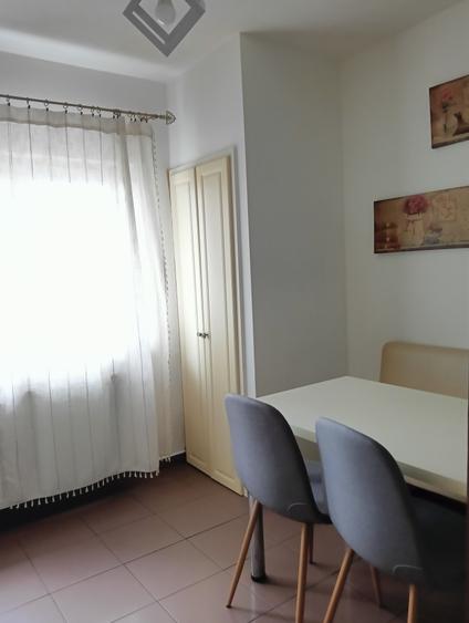 Apartament cu 3 camere decomandat în Lujerului