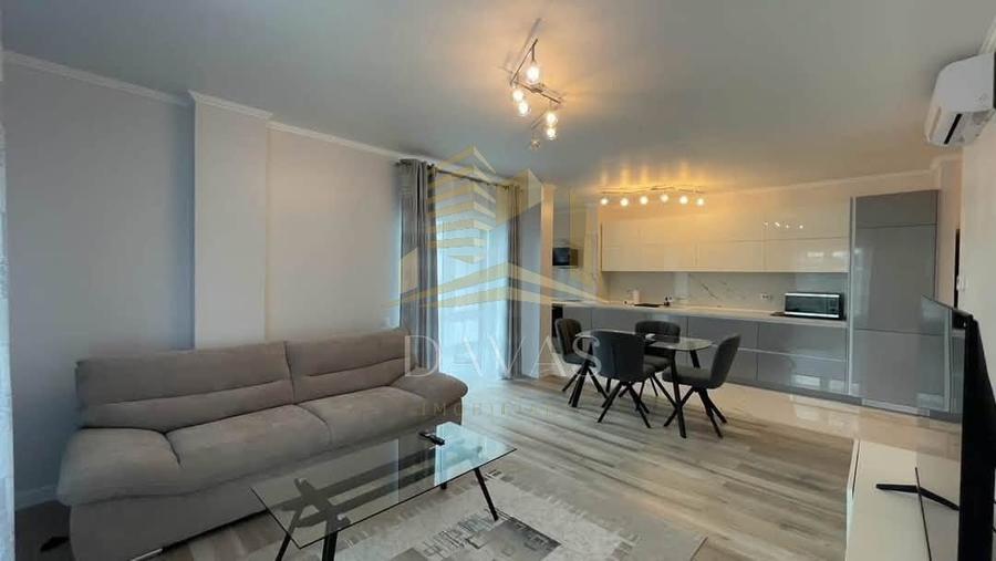 Apartament cu 2 camere semidecomandat, mobilat în Bună Ziua