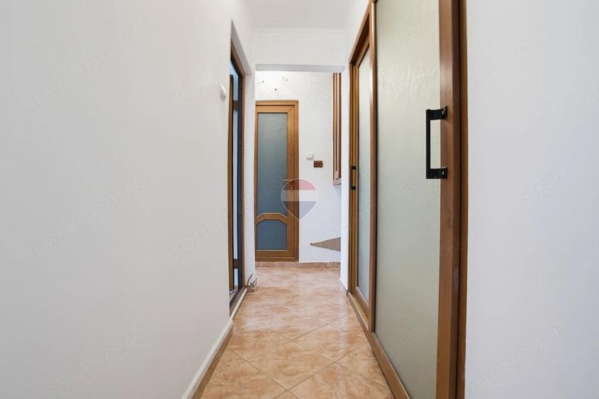 Apartament cu 3 camere decomandat în Spital