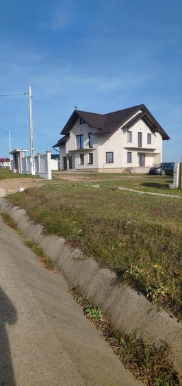 Casă cu 4 camere în Berchișești