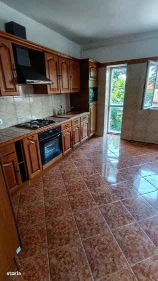 Apartament cu 4 camere în Primăverii