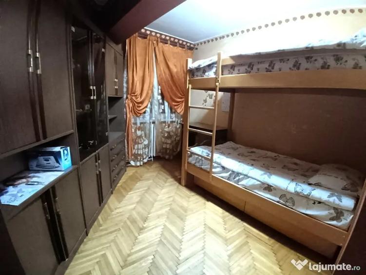 Apartament cu 3 camere decomandat în Central
