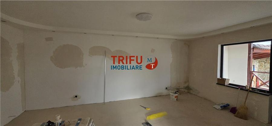Duplex cu 5 camere cu Canalizare în Micești