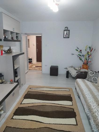 Apartament cu 2 camere decomandat în Răcădău