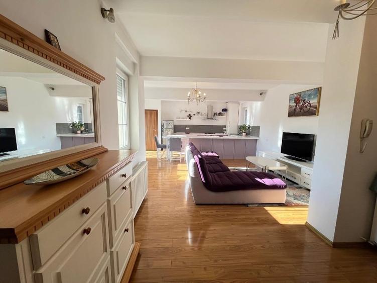 Apartament cu 3 camere decomandat în Calea Dumbrăvii
